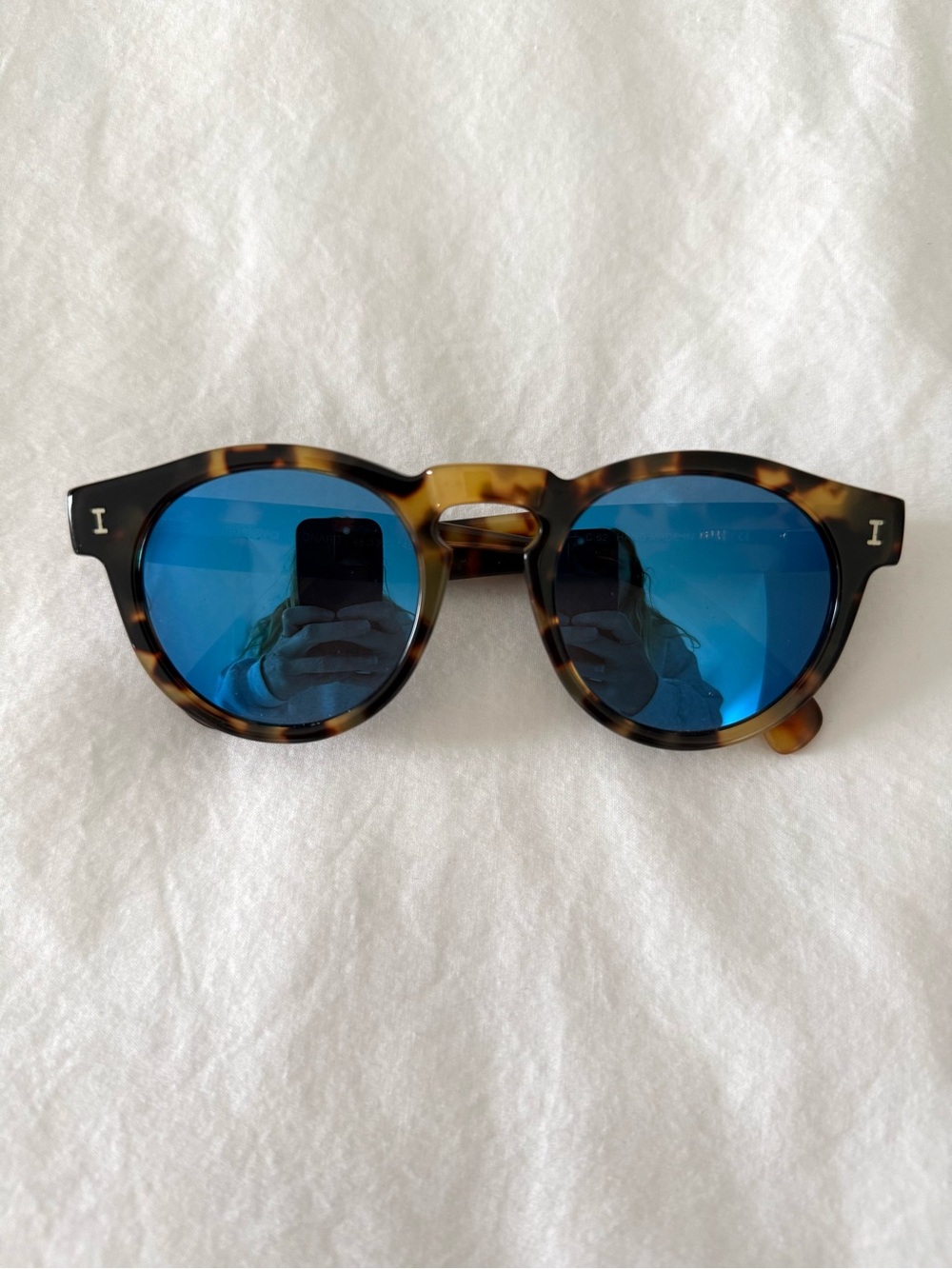 Illesteva Leonard Sunglasses Tortoiseshell with Blue Lense